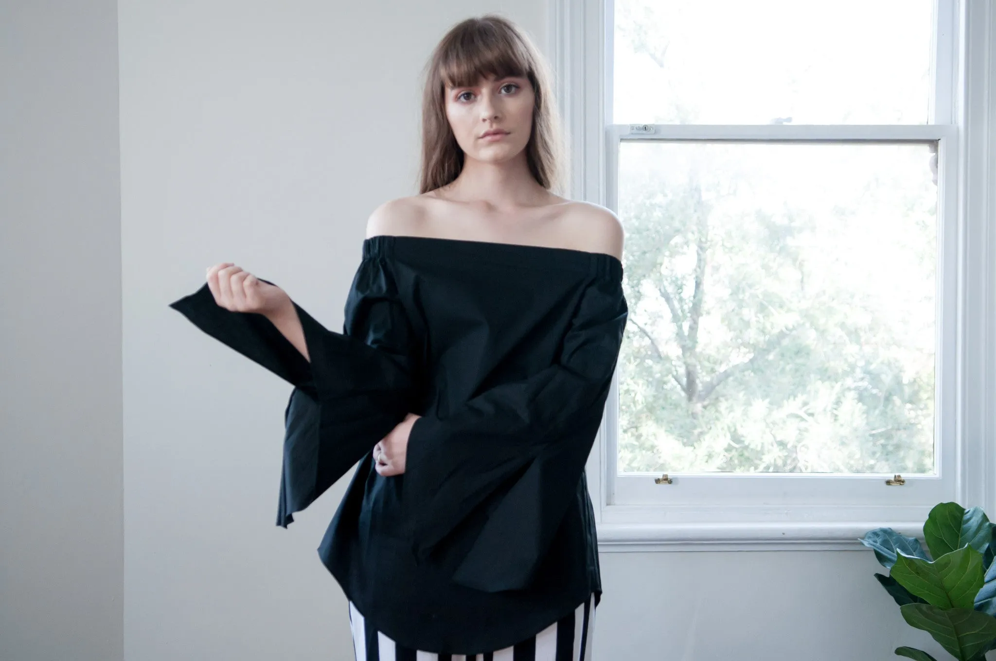 Fallon Longline Off-Shoulder Shirt -Black