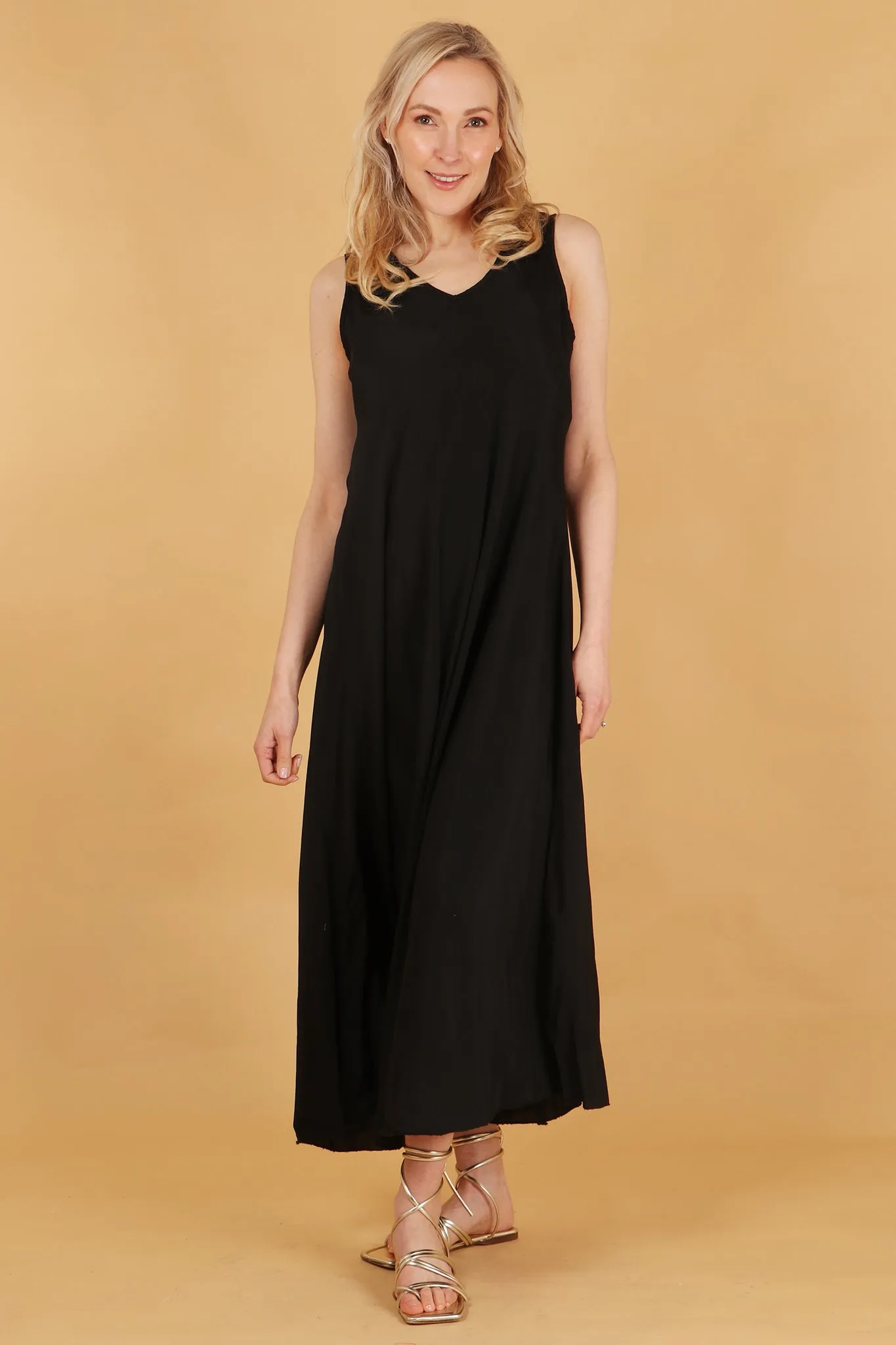 V-Neck Maxi Trapeze Dress in Black
