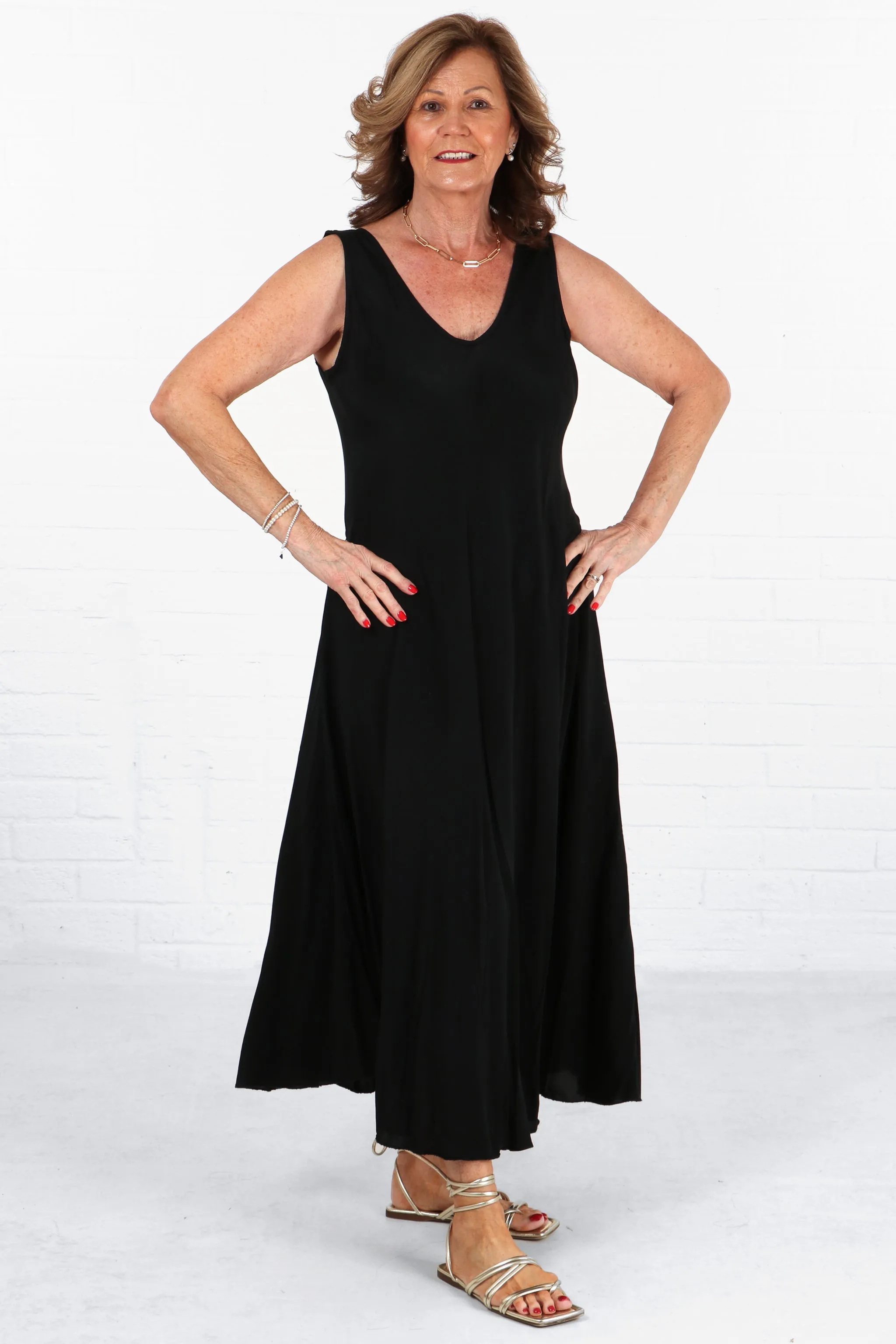 V-Neck Maxi Trapeze Dress in Black